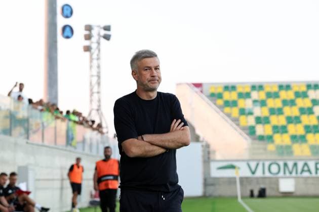 LARNAKA 07.08.2025 PIERWSZY MECZ III RUNDA ELIMINACYJNA LIGA EUROPY SEZON 2025 26: AEK LARNAKA - LEGIA WARSZAWA --- UEFA EUROPA LEAGUE THIRD QUALIFYING ROUND FIRST MATCH: AEK LARNACA - LEGIA WARSAW EDWARD IORDANESCU FOT. PIOTR KUCZA FOTOPYK NEWSPIX.PL --- newspix.pl POLAND OUT! 