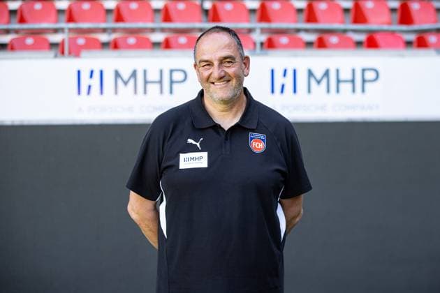 Frank Schmidt FC Heidenheim, Head Coach GER, FC Heidenheim 1846, Football, 1 Bundesliga, Portraettermin 2025 2026, 07 08 2025, DFB DFL regulations prohibit any use of photographs as image sequences GER, FC Heidenheim 1846, Football, 1 Bundesliga, Portraettermin 2025 2026, 07 08 2025 Heidenheim Copyright: xEibner-Pressefoto RogerxBuerkex EP_RBE