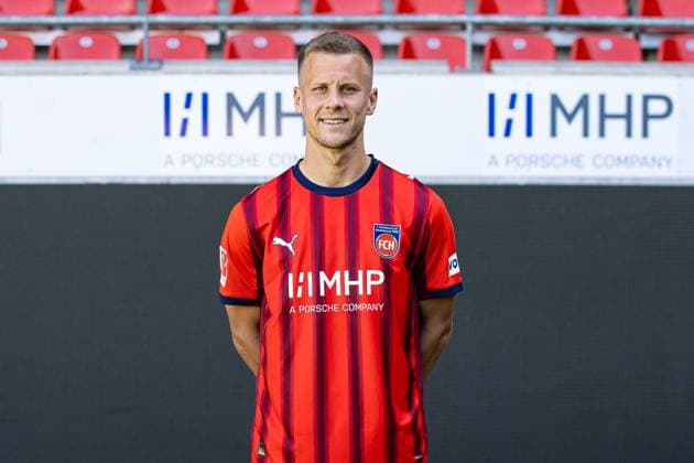 Adrian Beck FC Heidenheim, 21 GER, FC Heidenheim 1846, Football, 1 Bundesliga, Portraettermin 2025 2026, 07 08 2025, DFB DFL regulations prohibit any use of photographs as image sequences GER, FC Heidenheim 1846, Football, 1 Bundesliga, Portraettermin 2025 2026, 07 08 2025 Heidenheim Copyright: xEibner-Pressefoto RogerxBuerkex EP_RBE