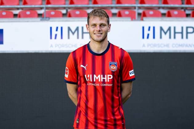 Tim Siersleben FC Heidenheim, 04 GER, FC Heidenheim 1846, Football, 1 Bundesliga, Portraettermin 2025 2026, 07 08 2025, DFB DFL regulations prohibit any use of photographs as image sequences GER, FC Heidenheim 1846, Football, 1 Bundesliga, Portraettermin 2025 2026, 07 08 2025 Heidenheim Copyright: xEibner-Pressefoto RogerxBuerkex EP_RBE