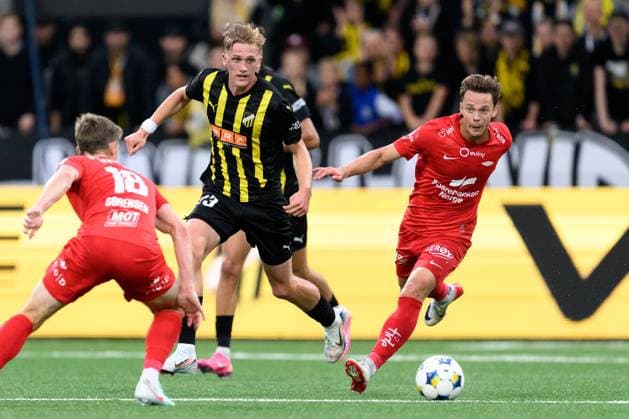 250807 Olle Samuelsson of Häcken and Felix Myhre of Brann during the UEFA Champions League qualifier football match between Häcken and Brann on August 7, 2025 in Göteborg Photo Carl Sandin BILDBYRAN kod CS CS0748 fotboll football soccer fotball uefa europa league europa league häcken brann bbeng  Copyright: CARLxSANDIN BB250807CS064