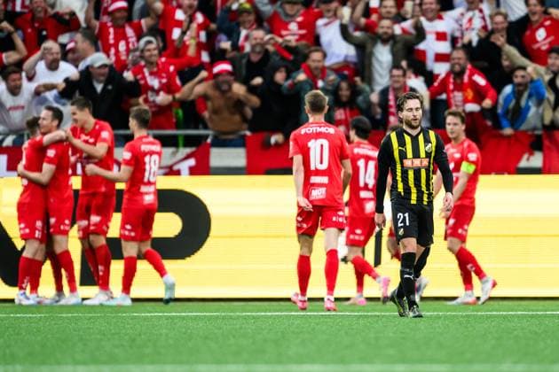 250807 Adam Lundkvist of Häcken looks dejected after 0 2 during the UEFA Champions League qualifier football match between Häcken and Brann on August 7, 2025 in Göteborg Photo Carl Sandin BILDBYRAN kod CS CS0748 fotboll football soccer fotball uefa europa league europa league häcken brann bbeng depp  Copyright: CARLxSANDIN BB250807CS070
