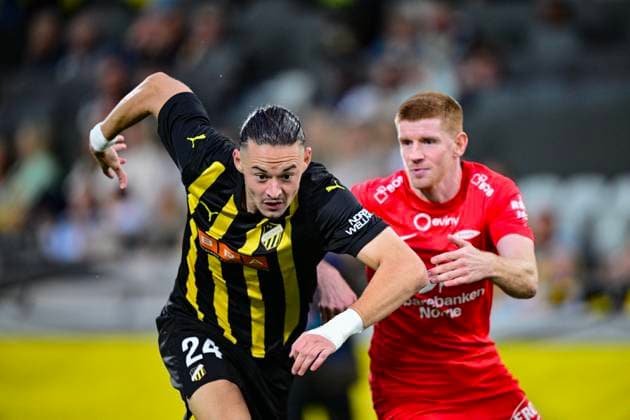 GOTHENBURG, SWEDEN 20250807 Häckens Amor Layouni in front of Branns Thore Pedersen during Thursdays Europa League third qualifying round soccer match between Swedens BK Häcken and Norways SK Brann, match 1 of 2 at Bravida Arena in Gothenburg, Sweden, August 7, 2025 GOTHENBURG SWEDEN x9200x  Copyright: xHannaxBrunlöf TTx EUROPA LEAGUE KVAL HÄCKEN-BRANN