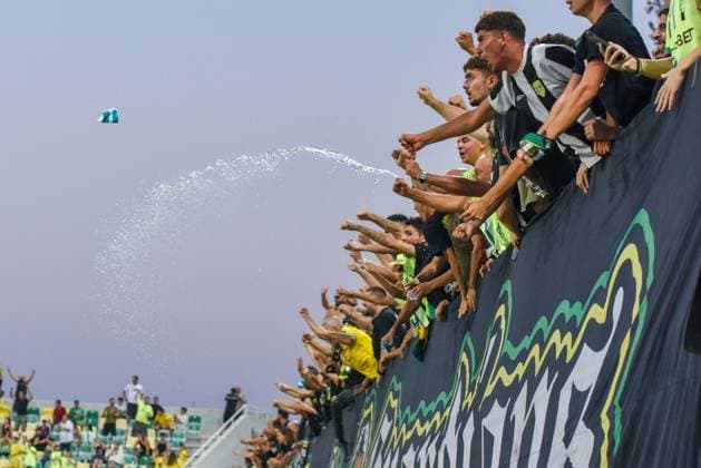 2025.08.07 Larnaka, Cypr pilka nozna Liga Europy kwalifikacje sezon 2025 2026 AEK Larnaka - Legia Warszawa N z kibice supporters fans Foto Wojciech Dobrzynski Legionisci.com PressFocus 2025.08.07 Larnaca, Cyprus Europa League second qualifying round season 2025 2026 AEK Larnaca - Legia Warsaw Credit: Wojciech Dobrzynski Legionisci.com PressFocus NEWSPIX.PL --- newspix.pl POLAND OUT! 