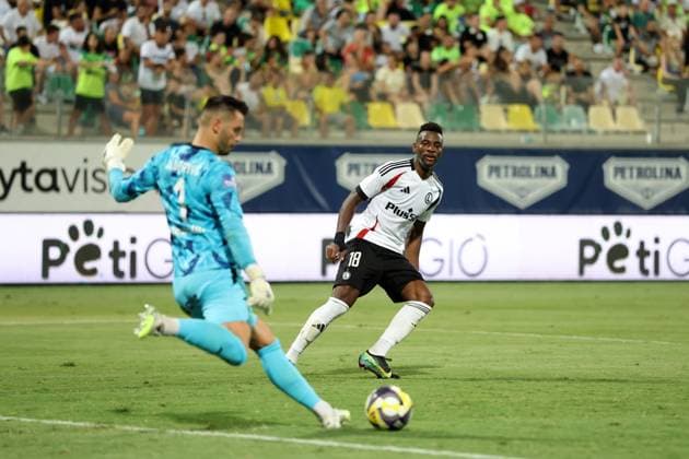LARNAKA 07.08.2025 PIERWSZY MECZ III RUNDA ELIMINACYJNA LIGA EUROPY SEZON 2025 26: AEK LARNAKA - LEGIA WARSZAWA --- UEFA EUROPA LEAGUE THIRD QUALIFYING ROUND FIRST MATCH: AEK LARNACA - LEGIA WARSAW ZLATAN ALOMEROVIC JEAN-PIERRE NSAME FOT. PIOTR KUCZA FOTOPYK NEWSPIX.PL --- newspix.pl POLAND OUT! 
