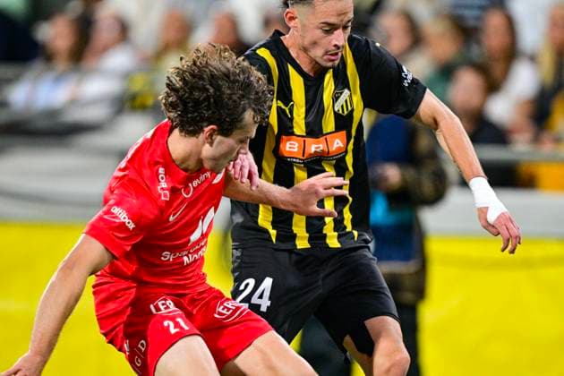 GOTHENBURG, SWEDEN 20250807 Branns Denzel De Roeve in close combat with Häckens Amor Layouni during Thursdays Europa League third qualifying round soccer match between Swedens BK Häcken and Norways SK Brann, match 1 of 2 at Bravida Arena in Gothenburg, Sweden, August 7, 2025 GOTHENBURG SWEDEN x9200x  Copyright: xHannaxBrunlöf TTx EUROPA LEAGUE KVAL HÄCKEN-BRANN