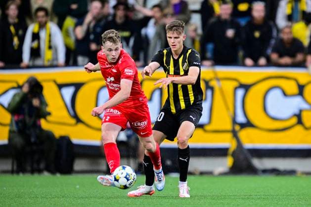 GOTHENBURG, SWEDEN 20250807 Brann s Saevar Atli Magnusson with the ball in front of Häcken s Adrian Svanbäck during Thursday s football match, third qualifying round for Uefa Europa League, between Sweden s BK Häcken and Norway s SK Brann, match 1 of 2 at Bravida Arena in Gothenburg, Sweden, August 7, 2025 GÖTEBORG SWEDEN x9200x  Copyright: xHannaxBrunlöf TTx QUALIFYING EUROPA LEAGUE HÄCKEN-BRANN