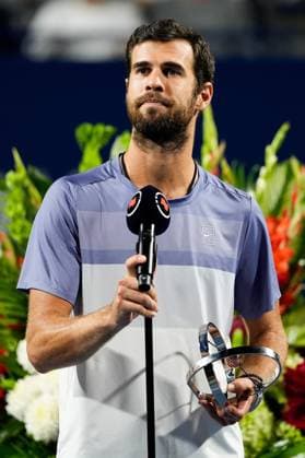 National Bank Open 2025 - Men’s Singles Final TORONTO, CANADA - AUGUST 7 : Karen Khachanov speaks with his runner up trophy after the men’s singles final against Ben Shelton of the United States on day thirteen of the 2025 National Bank Open in Toronto, Ontario, Canada on August 7, 2025. Mert Alper Dervis Anadolu Ontario Canada. Editorial use only. Please get in touch for any other usage.  Copyright: x2025xAnadoluxMertxAlperxDervisx