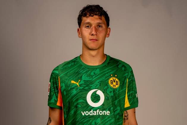 Borussia Dortmund 1 BL, portrait date 2025 2026 Borussia Dortmund 1 BL, portrait date 2025 2026 Silas Ostrzinski Borussia Dortmund 1 BL, portrait date 2025 2026 Photo Borussia Dortmund Hendrik Deckers via Revierfoto Dortmund Training ground Hohenbuschei North Rhine-Westphalia Germany Poolfoto Borussia Dortmund Hendrik Deck ,EDITORIAL USE ONLY