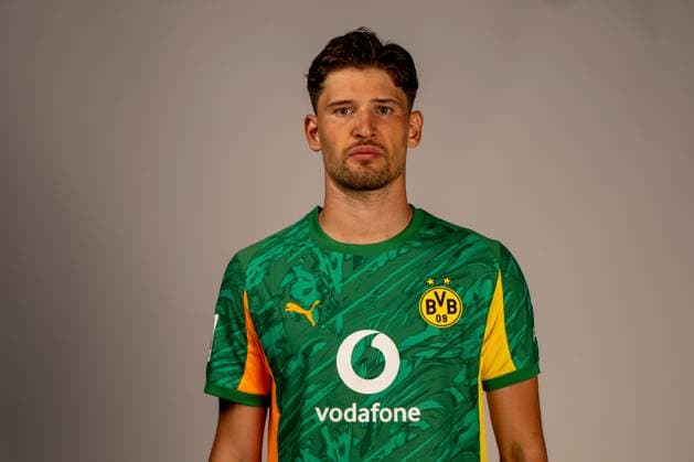 Borussia Dortmund 1 BL, portrait date 2025 2026 Borussia Dortmund 1 BL, portrait date 2025 2026 Gregor Kobel Borussia Dortmund 1 BL, portrait date 2025 2026 Photo Borussia Dortmund Hendrik Deckers via Revierfoto Dortmund Training ground Hohenbuschei North Rhine-Westphalia Germany Poolfoto Borussia Dortmund Hendrik Deck ,EDITORIAL USE ONLY