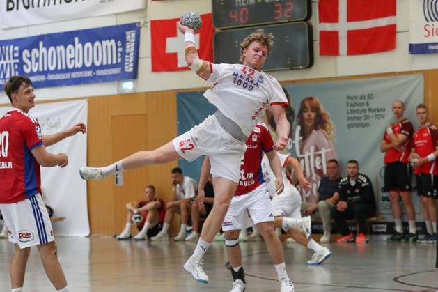 08 08 2025, xgox, Handball Heide Cup, Handball Sport Verein Hamburg Kolstad Handbold emspor, v l Martin Hernes Hovde Kolstad, 42 throws goal, Torschuetze, erzielt Tor, Treffer, scores the goal Schneverdingen