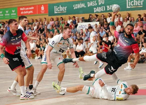 08 08 2025, xovx, Handball Lindencup 2025, HSG Wetzlar SC DHfK Leipzig v l Josip Simic HSG Wetzlar , Marko Mamic SC DHfK Leipzig , Adam Lönn SC DHfK Leipzig , Philipp Ahouansou HSG Wetzlar , Franz Semper SC DHfK Leipzig Linden Stadthalle Hessen Germany EN