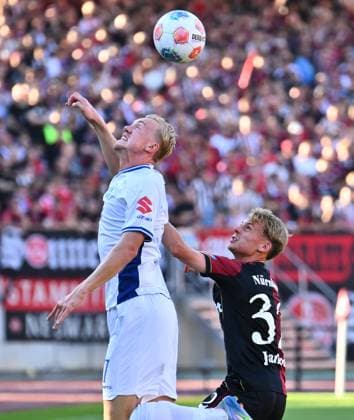 08 08 2025 Soccer Season 2025 2026 2 Soccer Bundesliga 02 Matchday 1 FC Nürnberg FCN Club SV Darmstadt 98 SVD Lilien Sportfoto Zink xwoxzix DFL regulations prohibit any use of photographs as image sequences and or quasi video only for editorial use Isac Lidberg 7, SV Darmstadt 98 D98 SV98 Tim Janisch 32, 1 FC Nürnberg FCN