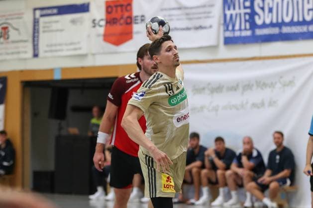 08 08 2025, xgox, Handball Heide Cup, TSV Hannover Burgdorf Aalborg Handbold emspor, v l Marius Steinhauser Hannover, 19 at Siebenmeter Schneverdingen