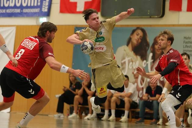 IHC 2025 TSV Hannover Burgdorf vs Aalborg Handbold 08 08 25 Leif Tissier Nr 07, TSV Hannover Burgdorf , Vetle Rönningen Nr 08, Aalborg Handbold , Sander Sagosen Nr 05, Aalborg Handbold IHC 2025 TSV Hannover Burgdorf vs Aalborg Handbold, KGS Sporthalle on 08 08 25 Copyright: xBEAUTIFULxSPORTS MarioxM.xKobergx