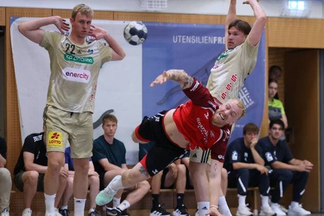 IHC 2025 TSV Hannover Burgdorf vs Aalborg Handbold 08 08 25 Rene Antonsen Nr 22, Aalborg Handbold vs Marian Michalczik Nr 22, TSV Hannover Burgdorf and Thomas Alfred Solstad Nr 44, TSV Hannover Burgdorf IHC 2025 TSV Hannover Burgdorf vs Aalborg Handbold, KGS Sporthalle on 08 08 25 Copyright: xBEAUTIFULxSPORTS MarioxM.xKobergx