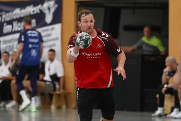 08 08 2025, xgox, Handball Heide Cup, TSV Hannover Burgdorf Aalborg Handbold emspor, v l Sander Sagosen Aalborg, 5 am Ball, plays the ball Schneverdingen