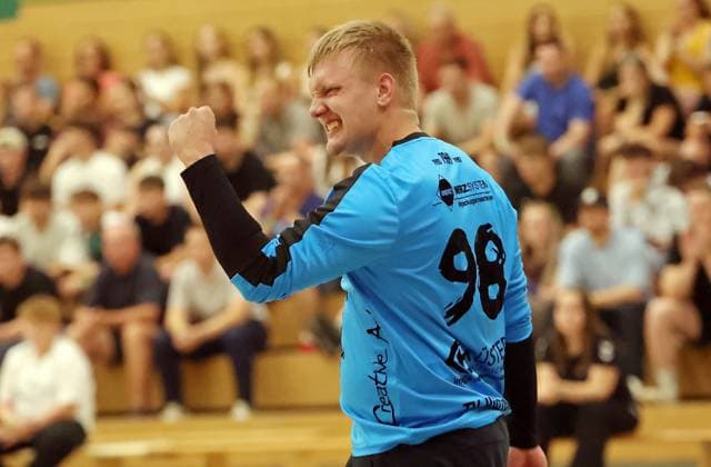08 08 2025, xovx, Handball Lindencup 2025, TV Hüttenberg II HSG Wettenberg cheering Lukas Kaiser TV Hüttenberg II Linden Stadthalle Hessen Germany EN
