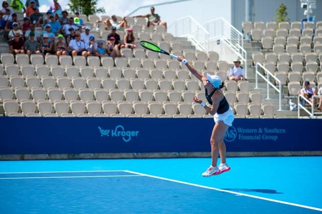 Cincinnati Open: Round 1 Matcch Varvara Gracheva (FRA) Vs Katie Volynets (USA) Katie Volynets is seen during the Round 1 tennis match between Varvara Gracheva (FRA) and Katie Volynets (USA) at the Cincinnati Open in Mason, Ohio, on August 8, 2025. mason Ohio United States  Copyright: xJasonxWhitmanx originalFilename:whitman-cincinna250808_np4UO.jpg