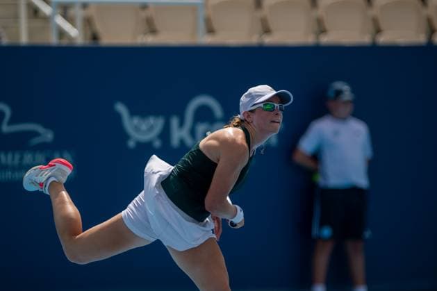 Cincinnati Open: Round 1 Matcch Varvara Gracheva (FRA) Vs Katie Volynets (USA) Katie Volynets is seen during the Round 1 tennis match between Varvara Gracheva (FRA) and Katie Volynets (USA) at the Cincinnati Open in Mason, Ohio, on August 8, 2025. mason Ohio United States  Copyright: xJasonxWhitmanx originalFilename:whitman-cincinna250808_npZwM.jpg
