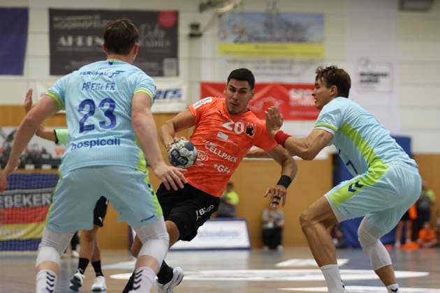 IHC 2025: VfL Gummersbach vs Kadetten Schaffhausen; 08.08.25 Luka Maros (Nr.20, Kadetten Schaffhausen) gegen Julian Köster (Nr.07, VfL Gummersbach) IHC 2025: VfL Gummersbach vs Kadetten Schaffhausen, KGS-Sporthalle am 08.08.25 Copyright: xBEAUTIFULxSPORTS MarioxM.xKobergx