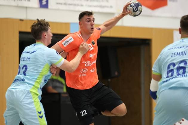 IHC 2025 VfL Gummersbach vs Kadetten Schaffhausen 08 08 25 Patrik Martinovic Nr 22, Kadetten Schaffhausen vs Ole Pregler Nr 23, VfL Gummersbach IHC 2025 VfL Gummersbach vs Kadetten Schaffhausen, KGS Sporthalle on 08 08 25 Copyright: xBEAUTIFULxSPORTS MarioxM.xKobergx