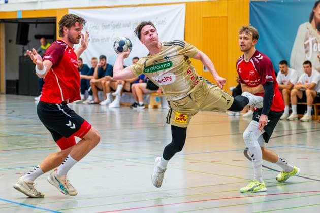 Leif Tissier TSV Hannover Burgdorf, No. 7 v l , TSV Hannover Burgdorf beige against Aalborg Handbold red on matchday 1 of the International Heide Cup 08 08 2025, Schneverdingen, GER , Copyright: xJanxGuentherx xTSVxHannover-Burgdorfx
