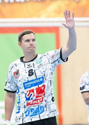08 08 2025 Handball Sporthalle Schwaz Ost, Osthalle, Tirol, Austria Silberregion Karwendel Cup semi-final Sparkasse Schwaz Handball Tirol white ThSV Eisenach orange Picture 8 Sebastian Spendier Schwaz