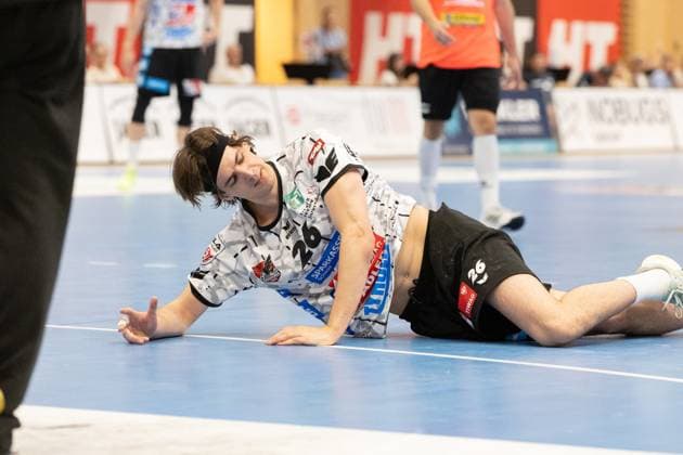08 08 2025 Handball Sporthalle Schwaz Ost, Osthalle, Tirol, Austria Silberregion Karwendel Cup semi-final Sparkasse Schwaz Handball Tirol white ThSV Eisenach orange Bild 26 Michael Miskovez Schwaz