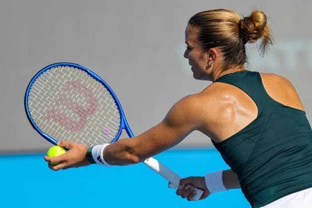 August 8, 2025, Mason, Ohio, U.S: Maria Sakkari (GRE) prepares to serve during FridayÃ¢â‚¬â ¢s first round of the Cincinnati Open at the Lindner Family Tennis Center , Mason, Oh. Mason U.S - ZUMAs304 20250808_zaf_s304_191 Copyright: xScottxStuartx
