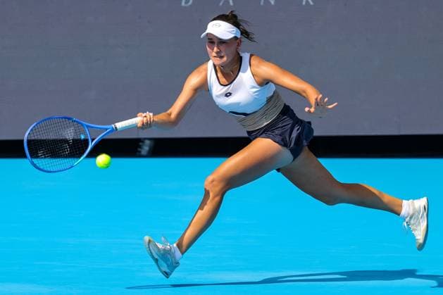 August 8, 2025, Mason, Ohio, U.S: Kamilla Rakhimova (RUS) hits a forehand shot during FridayÃ¢â‚¬â ¢s first round of the Cincinnati Open at the Lindner Family Tennis Center , Mason, Oh. Mason U.S - ZUMAs304 20250808_zaf_s304_201 Copyright: xScottxStuartx
