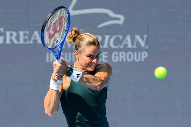 August 8, 2025, Mason, Ohio, U.S: Maria Sakkari (GRE) hits a two-handed backhand during FridayÃ¢â‚¬â ¢s first round of the Cincinnati Open at the Lindner Family Tennis Center , Mason, Oh. Mason U.S - ZUMAs304 20250808_zaf_s304_218 Copyright: xScottxStuartx