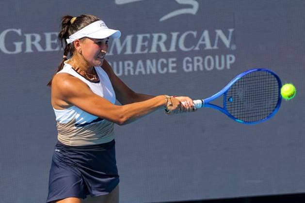 August 8, 2025, Mason, Ohio, U.S: Kamilla Rakhimova (RUS) hits a two-handed backhand during FridayÃ¢â‚¬â ¢s first round of the Cincinnati Open at the Lindner Family Tennis Center , Mason, Oh. Mason U.S - ZUMAs304 20250808_zaf_s304_229 Copyright: xScottxStuartx