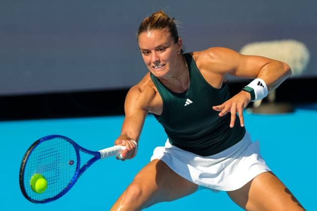 August 8, 2025, Mason, Ohio, U.S: Maria Sakkari (GRE) hits a forehand shot during FridayÃ¢â‚¬â ¢s first round of the Cincinnati Open at the Lindner Family Tennis Center , Mason, Oh. Mason U.S - ZUMAs304 20250808_zaf_s304_228 Copyright: xScottxStuartx