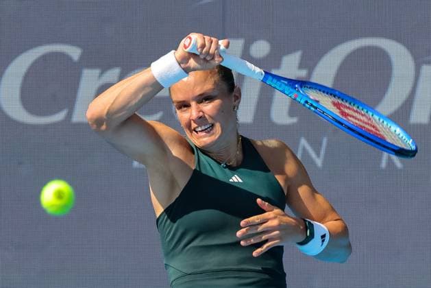 August 8, 2025, Mason, Ohio, U.S: Maria Sakkari (GRE) hits a forehand shot during FridayÃ¢â‚¬â ¢s first round of the Cincinnati Open at the Lindner Family Tennis Center , Mason, Oh. Mason U.S - ZUMAs304 20250808_zaf_s304_235 Copyright: xScottxStuartx