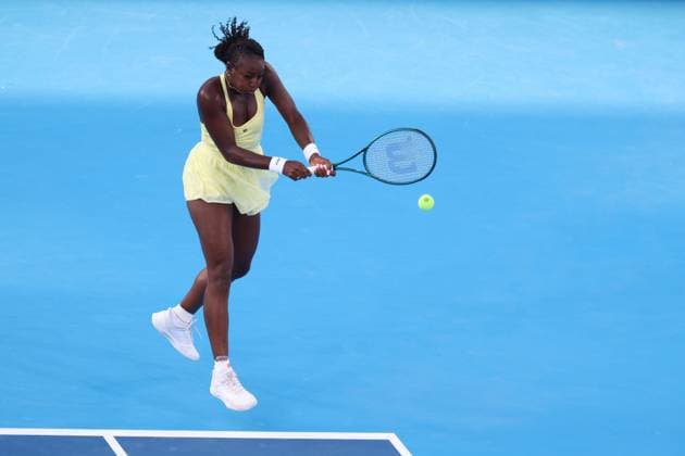 August 8, 2025, Mason, Ohio, USA: Mason, Ohio; Cincinnati Open Tennis Tournament - 2025 08 08 - Alycia Parks plays a ball against opponent Barbora Krejcikova . - ZUMAPress Mason USA - ZUMAn24_ 20250808_zaf_n24_297 Copyright: xWallyxNellx