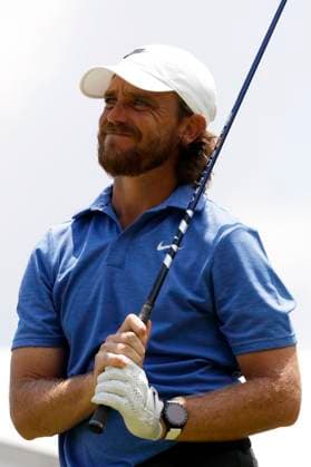 MEMPHIS, TN - AUGUST 08: Tommy Fleetwood of England reacts to his drive on No. 18 during the second round of the FedEx St. Jude Championship, August 8, 2025, at TPC Southward in Memphis, Tennessee. (Photo by Matthew Maxey Icon Sportswire) GOLF: AUG 08 PGA, Golf Herren FedEx Cup Playoffs - FedEx St. Jude Championship EDITORIAL USE ONLY Icon250808073
