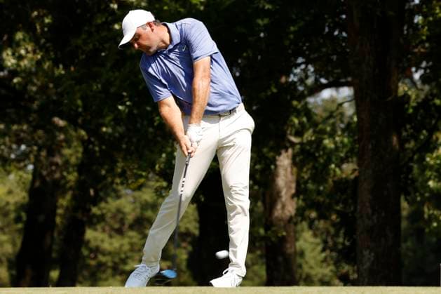 MEMPHIS, TN - AUGUST 08: Scottie Scheffler of United States hits his tee shot on No. 7 during the second round of the FedEx St. Jude Championship, August 8, 2025, at TPC Southward in Memphis, Tennessee. (Photo by Matthew Maxey Icon Sportswire) GOLF: AUG 08 PGA, Golf Herren FedEx Cup Playoffs - FedEx St. Jude Championship EDITORIAL USE ONLY Icon250808035