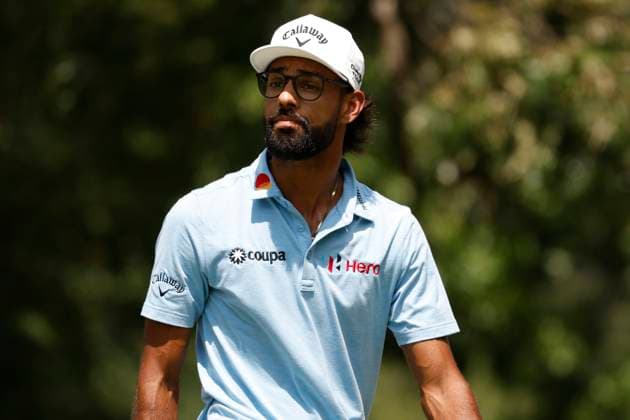 MEMPHIS, TN - AUGUST 08: Akshay Bhatia of United States looks down the No. 5 fairway during the second round of the FedEx St. Jude Championship, August 8, 2025, at TPC Southward in Memphis, Tennessee. (Photo by Matthew Maxey Icon Sportswire) GOLF: AUG 08 PGA, Golf Herren FedEx Cup Playoffs - FedEx St. Jude Championship EDITORIAL USE ONLY Icon250808052