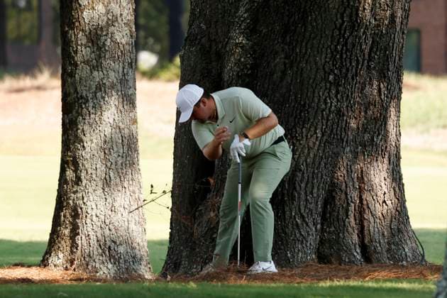 MEMPHIS, TN - AUGUST 08: Chris Gotterup of United States clears away debris before playing is second shot on No. 7 during the second round of the FedEx St. Jude Championship, August 8, 2025, at TPC Southward in Memphis, Tennessee. (Photo by Matthew Maxey Icon Sportswire) GOLF: AUG 08 PGA, Golf Herren FedEx Cup Playoffs - FedEx St. Jude Championship EDITORIAL USE ONLY Icon250808011