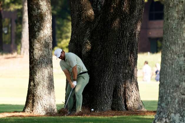 MEMPHIS, TN - AUGUST 08: Chris Gotterup of United States hits his second shot on No. 7 from under a tree during the second round of the FedEx St. Jude Championship, August 8, 2025, at TPC Southward in Memphis, Tennessee. (Photo by Matthew Maxey Icon Sportswire) GOLF: AUG 08 PGA, Golf Herren FedEx Cup Playoffs - FedEx St. Jude Championship EDITORIAL USE ONLY Icon250808013