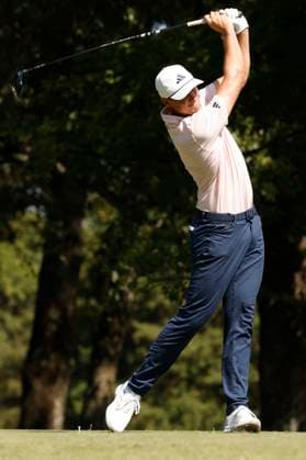 MEMPHIS, TN - AUGUST 08: Ludvig berg of Sweden hits his tee shot on No. 7 during the second round of the FedEx St. Jude Championship, August 8, 2025, at TPC Southward in Memphis, Tennessee. (Photo by Matthew Maxey Icon Sportswire) GOLF: AUG 08 PGA, Golf Herren FedEx Cup Playoffs - FedEx St. Jude Championship EDITORIAL USE ONLY Icon250808022