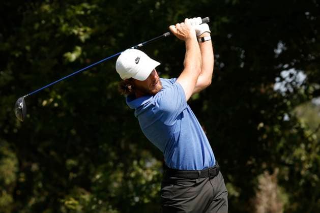 MEMPHIS, TN - AUGUST 08: Tommy Fleetwood of England watches his tee shot on No. 7 during the second round of the FedEx St. Jude Championship, August 8, 2025, at TPC Southward in Memphis, Tennessee. (Photo by Matthew Maxey Icon Sportswire) GOLF: AUG 08 PGA, Golf Herren FedEx Cup Playoffs - FedEx St. Jude Championship EDITORIAL USE ONLY Icon250808029