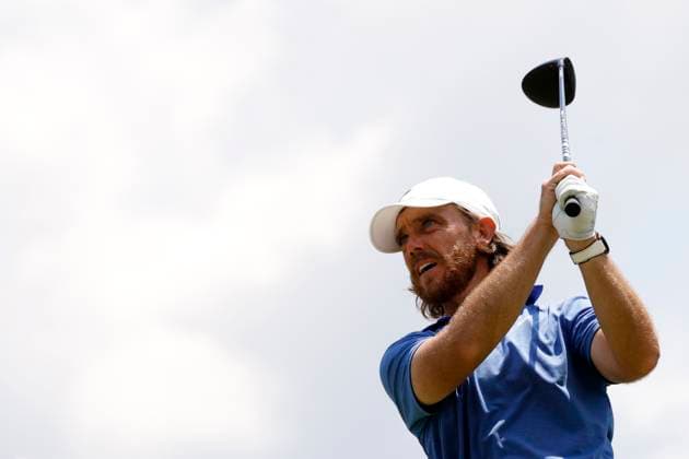 MEMPHIS, TN - AUGUST 08: Tommy Fleetwood of England watches his drive on No. 18 during the second round of the FedEx St. Jude Championship, August 8, 2025, at TPC Southward in Memphis, Tennessee. (Photo by Matthew Maxey Icon Sportswire) GOLF: AUG 08 PGA, Golf Herren FedEx Cup Playoffs - FedEx St. Jude Championship EDITORIAL USE ONLY Icon250808001