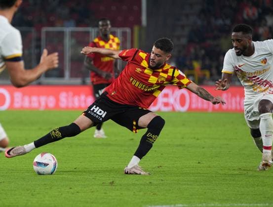 Goztepe v Bellona Kayserispor - Turkish Super Lig IZMIR, TURKIYE - SEPTEMBER 23: Romulo Jose Cardoso da Cruz (79) of Goztepe in action during the Turkish Super Lig match between Goztepe and Bellona Kayserispor at Gursel Aksel Stadium in Izmir, Turkiye on 23, 2024. Izmir Turkey. Editorial use only. Please get in touch for any other usage.  Copyright: x2025xAnadoluxBerkanxÃ‡etinx