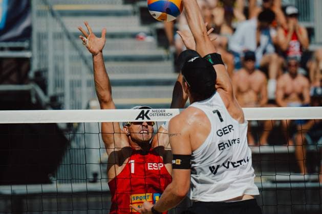 Beach volleyball, Beachvolleyball - Baden Challenge BADEN,AUSTRIA,09.AUG.25 - BEACH VOLLEYBALL - FIVB World Tour - Baden Challenge. Image shows Alejandro Huerta Pastor (ESP) and Nils Ehlers (GER).  GEPAxpictures xAlexanderxSolc