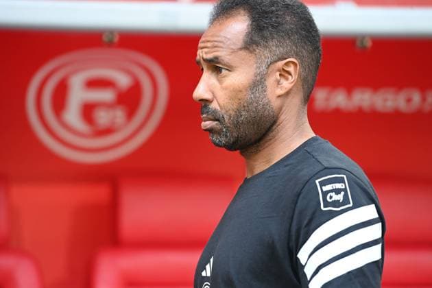 Coach Daniel THIOUNE D Soccer 2 Bundesliga, 2 Matchday, Fortuna Duesseldorf D Hannover 96 H on 09 08 2025 at Merkur Spiel Arena Duesseldorf Germany DFL regulations prohibit any use of photographs as image sequences and or quasi video ÃÂ