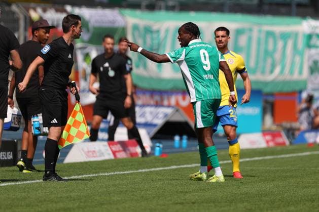 Braunschweig vs Fürth, 2 BL Braunschweig, 09 08 2025, FOOTBALL Eintracht Braunschweig vs SpVgg Greuther Fürth, 2 BL, Season 2025 26 Noel Fotkeu Greuther Fürth Braunschweig
