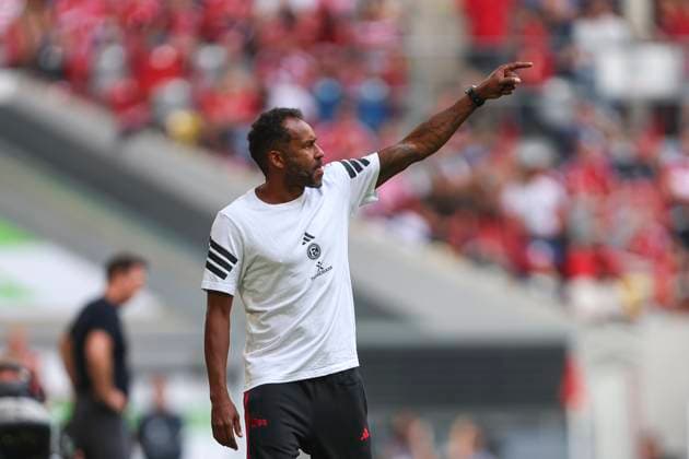 Coach Daniel Thioune Fortuna Duesseldorf gestures during the 2 Bundesliga match between Fortuna Dusseldorf and Hannover 96 at Merkur Spiel Arena on August 09, 2025 in Gelsenkirchen, Germany, Germany Photo by Oliver Kaelke DeFodi Images Trainer Daniel Thioune Fortuna Duesseldorf gestures during the 2 Bundesliga match between Fortuna Düsseldorf and Hannover 96 at Merkur Spiel Arena on August 9, 2025 in Gelsenkirchen, Germany Photo by Oliver Kaelke DeFodi Images DFB DFL REGULATIONS PROHIBIT ANY USE OF PHOTOGRAPHS AS IMAGE SEQUENCES AND OR QUASI VIDEO Photo by Oliver Kaelke DeFodi Images