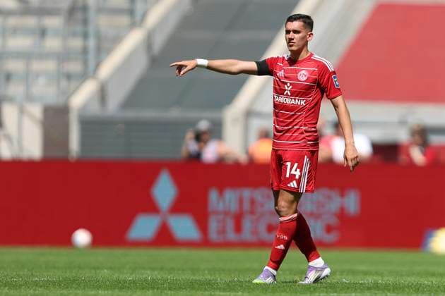 Sotiris Alexandropoulos Fortuna Duesseldorf gestures during the 2 Bundesliga match between Fortuna Dusseldorf and Hannover 96 at Merkur Spiel Arena on August 09, 2025 in Gelsenkirchen, Germany, Germany Photo by Oliver Kaelke DeFodi Images Sotiris Alexandropoulos Fortuna Duesseldorf gestures during the 2 Bundesliga match between Fortuna Düsseldorf and Hannover 96 at Merkur Spiel Arena on August 9, 2025 in Gelsenkirchen, Germany Photo by Oliver Kaelke DeFodi Images DFB DFL REGULATIONS PROHIBIT ANY USE OF PHOTOGRAPHS AS IMAGE SEQUENCES AND OR QUASI VIDEO Photo by Oliver Kaelke DeFodi Images